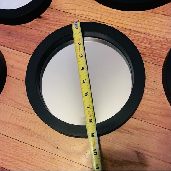 Set of 5 Round Mirror Wall Accents - Picture 5 of 8